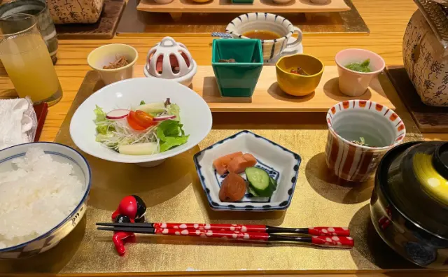 「本陣平野屋 花兆庵」の朝食